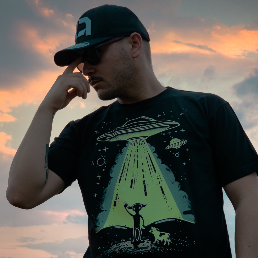 T-shirt Cosmic Cow Abductors