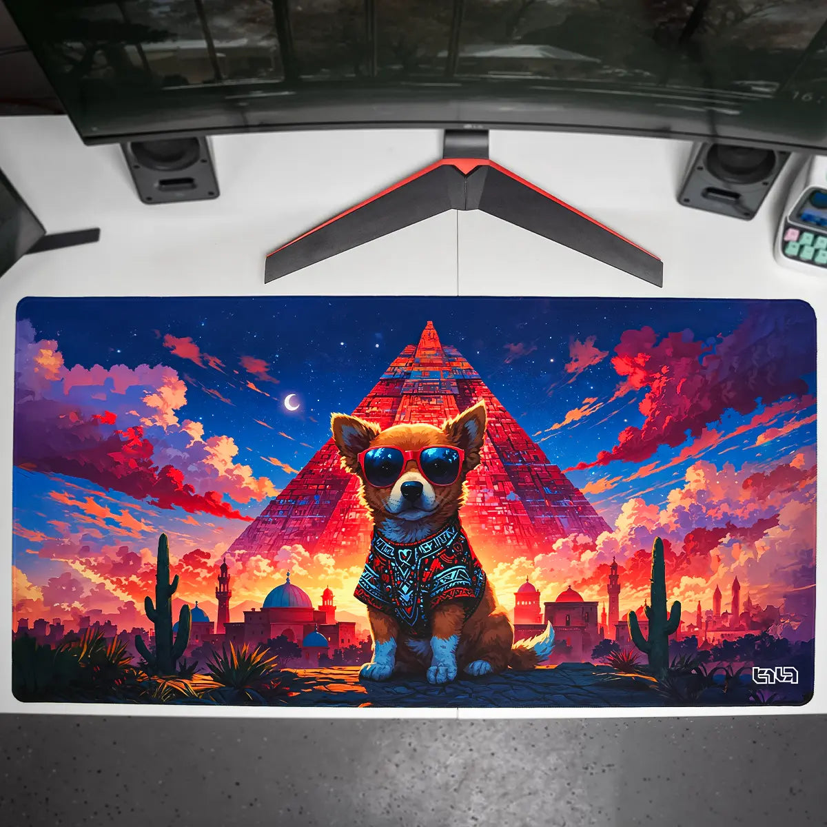 Mousepad Corgi and the Pyramid – Tilt