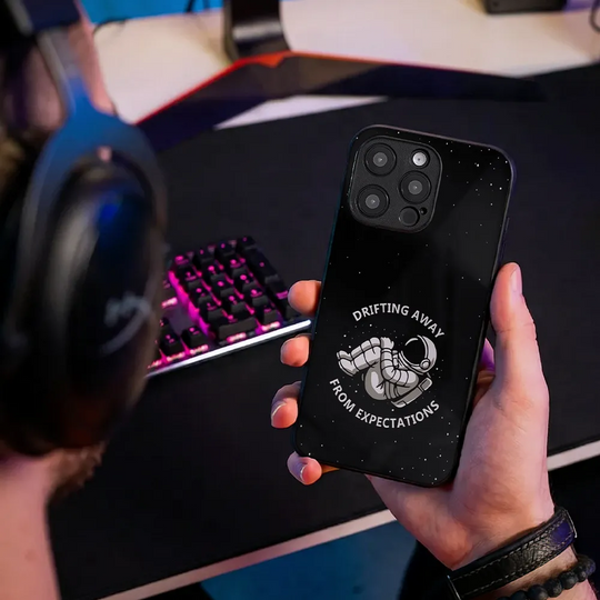 Glass Phone Case Drifting Away From Expectations