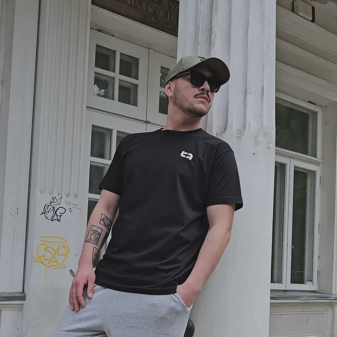 #kolor_black